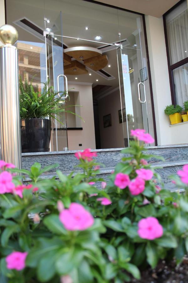 Hotel Villa Aljor Golem  Dış mekan fotoğraf