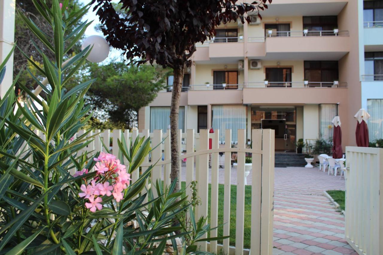 Hotel Villa Aljor Golem  Dış mekan fotoğraf